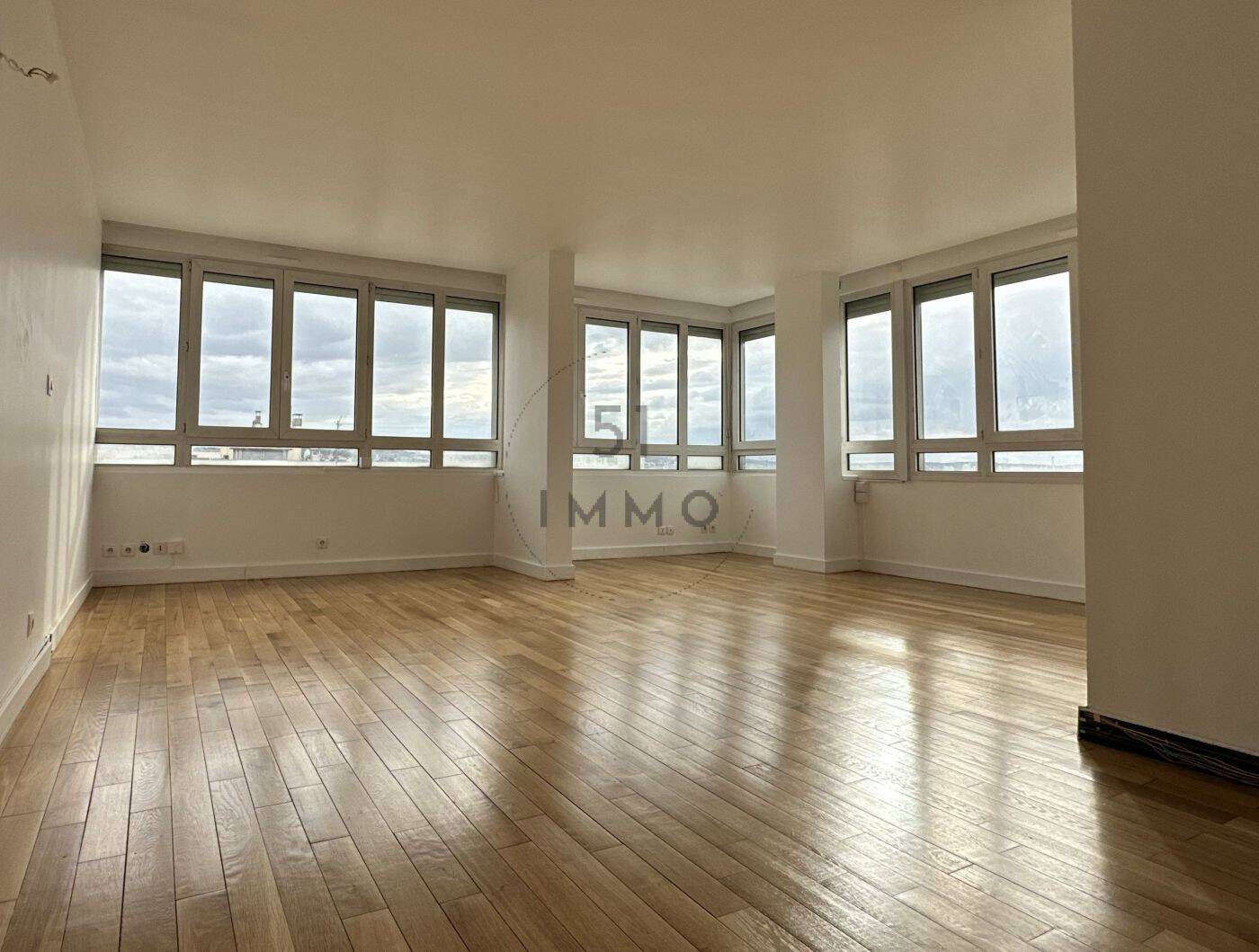 Appartement 3 pièces 73 m² · à Paris 15ème Arrondissement · 73 m² · 2 300 €/mois