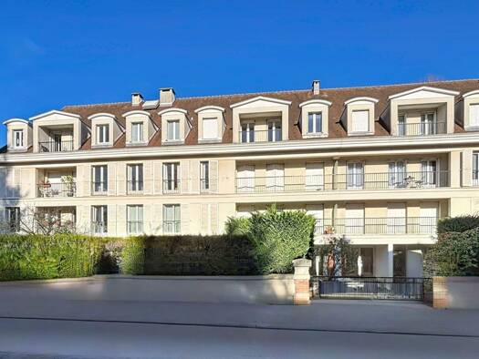 Appartement à vendre 330 000 € 3 pièces 2 chambres 66,9 m² Étage 1/4 Centre Ville Ouest Fontainebleau 77300