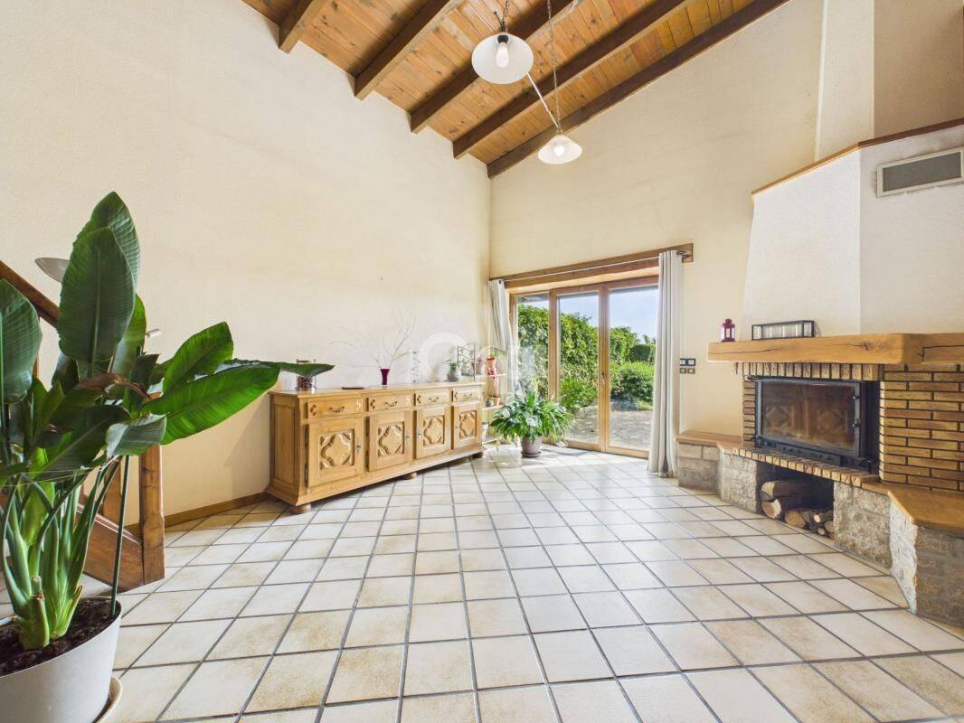 Maison 5 pièces 218 m² · à Pusy-Et-Épenoux · 217,7 m² · 169 000 €
