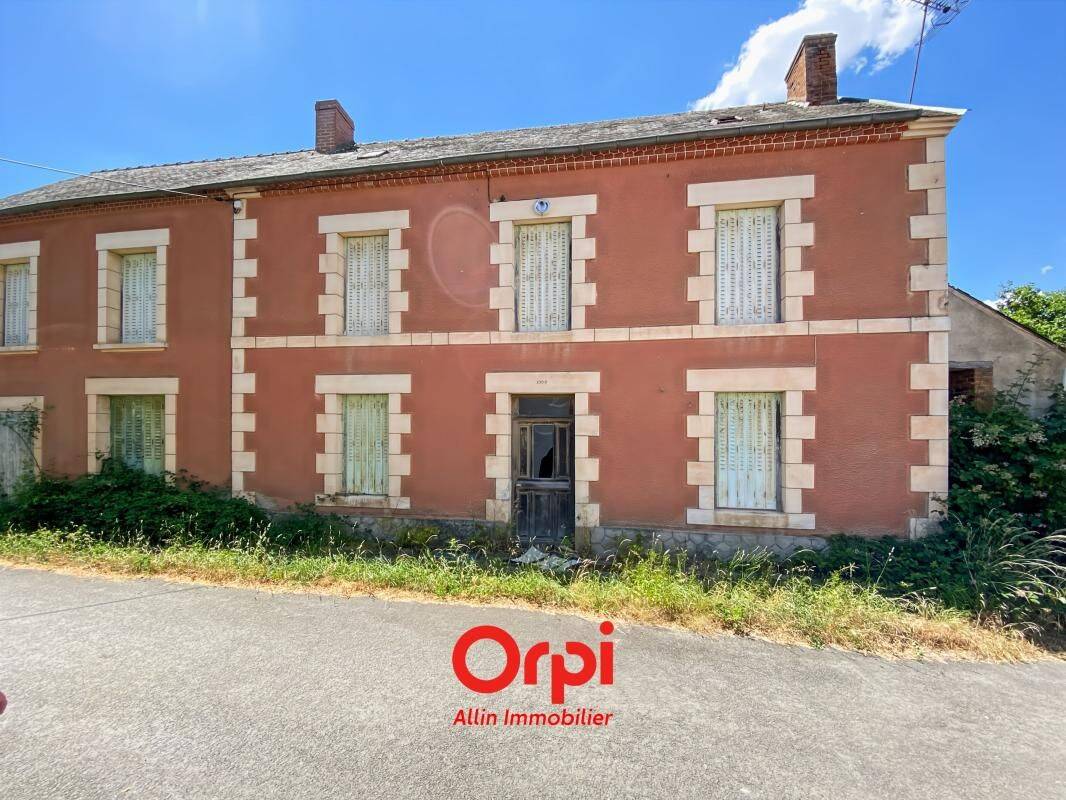 Maison 5 pièces 137 m² · à Chambonchard · 137 m² · 19 000 €