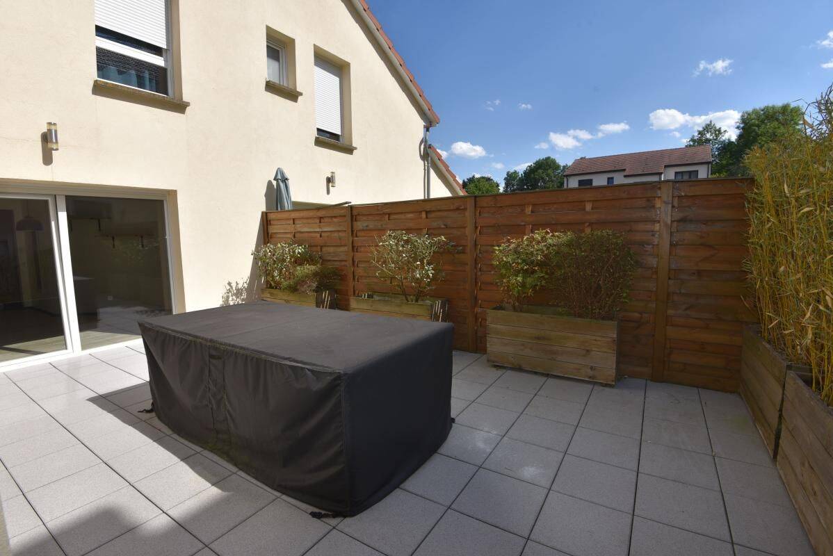Appartement 3 pièces 70 m² · à Fèves · 69,5 m² · 940 €