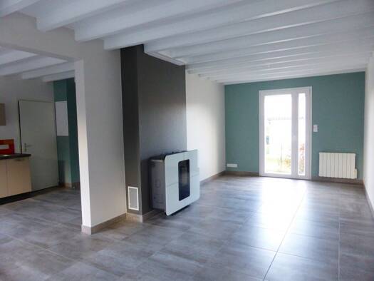 Maison à louer 820 € 4 pièces 3 chambres 92 m² Bressuire 79300