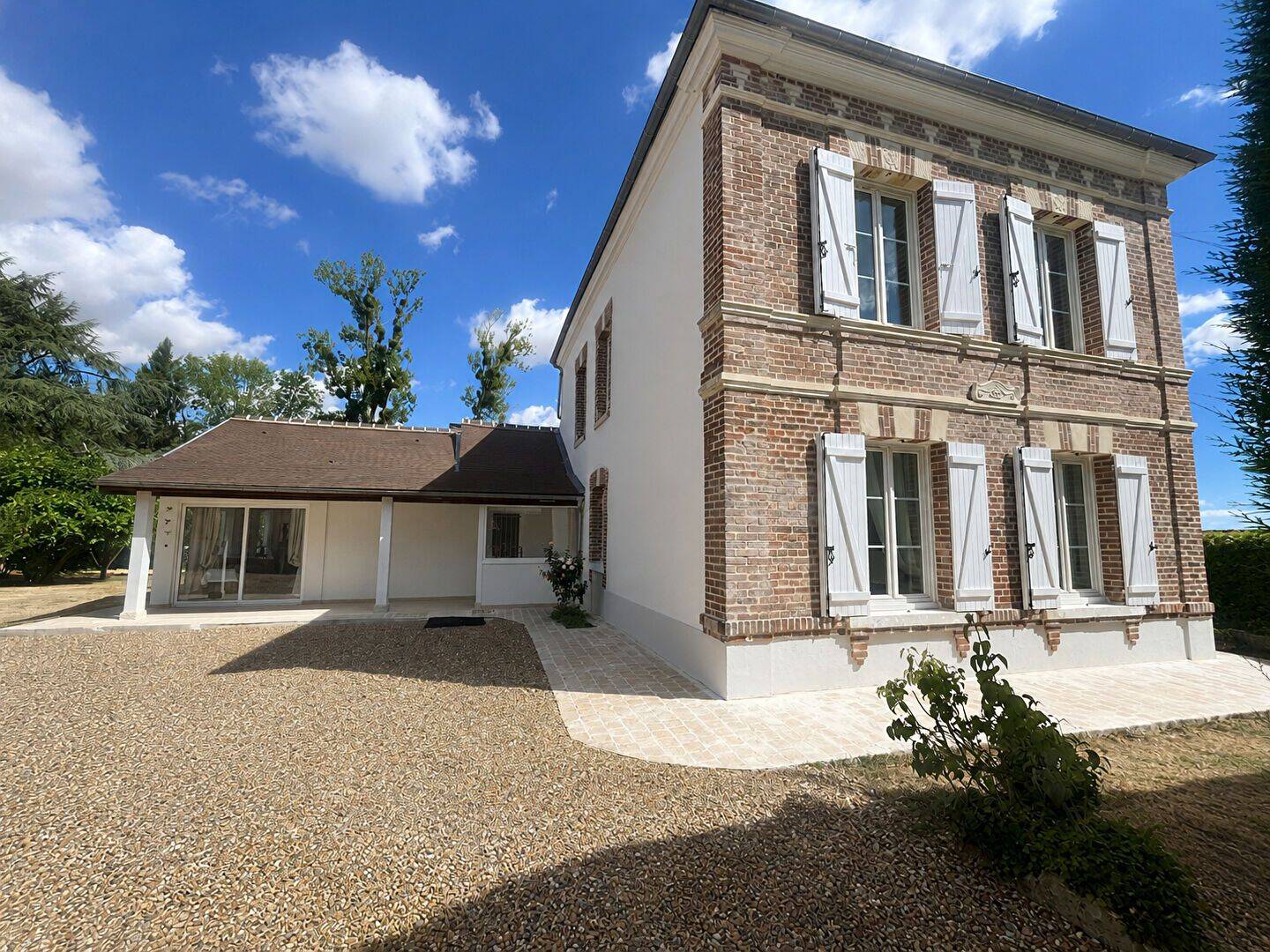 Maison 9 pièces 180 m² · à Amblainville · 180 m² · 414 000 €