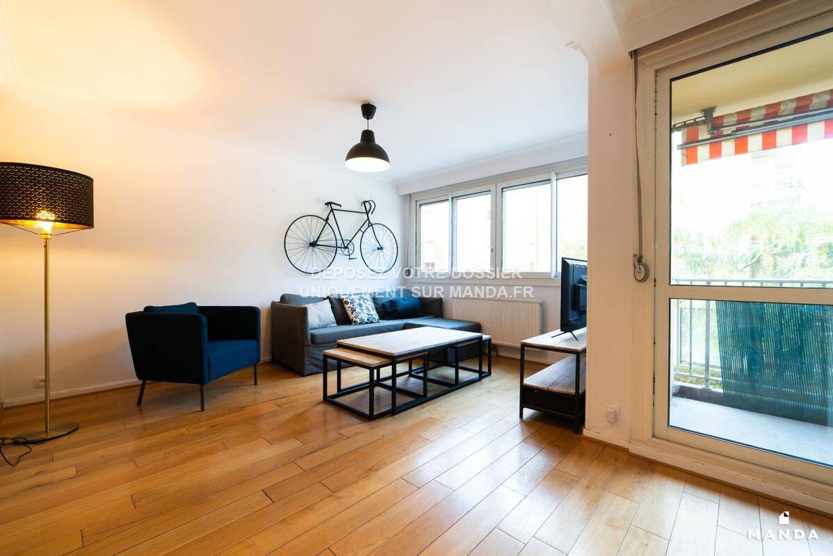 Chambre en colocation toutes charges incluses avec une place de — 17