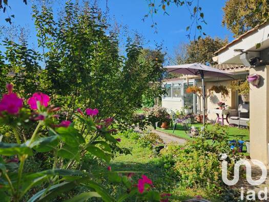 Maison à vendre 272 000 € 5 pièces 3 chambres 132 m² 1 248 m² de terrain Queyrac 33340