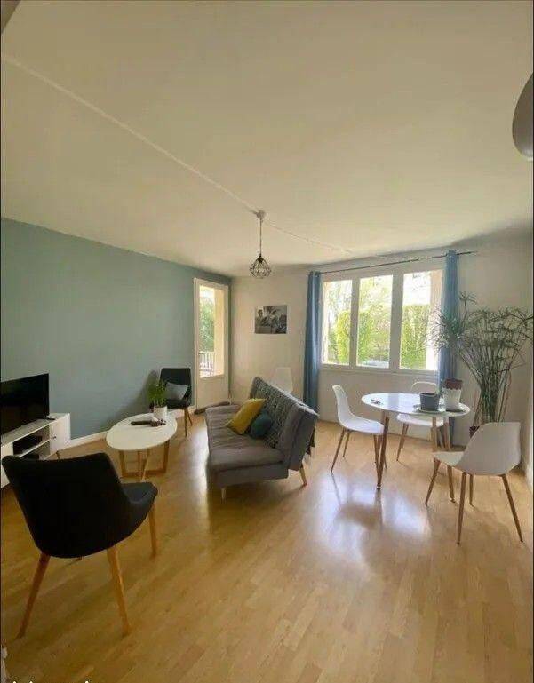 Appartement 1 pièce 88 m² · à Angers · 88 m² · 450 €