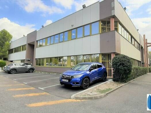 Espace bureau à louer 2 232 € 206 m² de bureaux divisible jusqu'à 206 m² Estroublans Vitrolles 13127