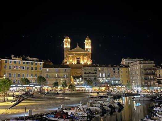 Appartement à vendre - Première occupation 720 410 € 4 pièces 3 chambres 118 m² 2ème étage Centre Ville Ancien Bastia 20200