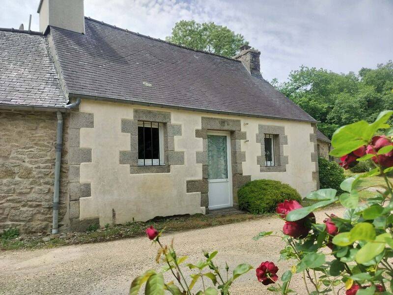 Maison 4 pièces 85 m² · à Poullaouen · 85 m² · 89 900 €
