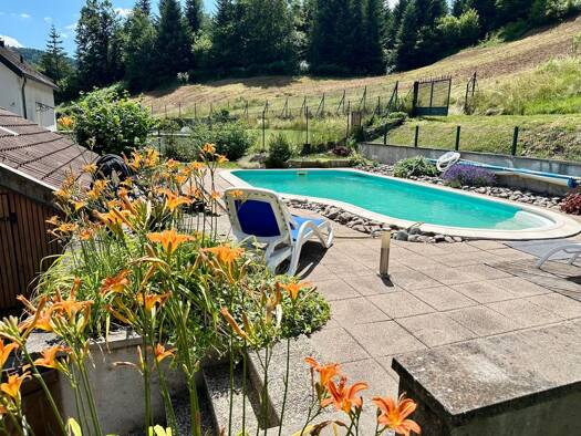 Maison à vendre 157 500 € 8 pièces 3 chambres 155 m² 907 m² de terrain Servance-Miellin 70440