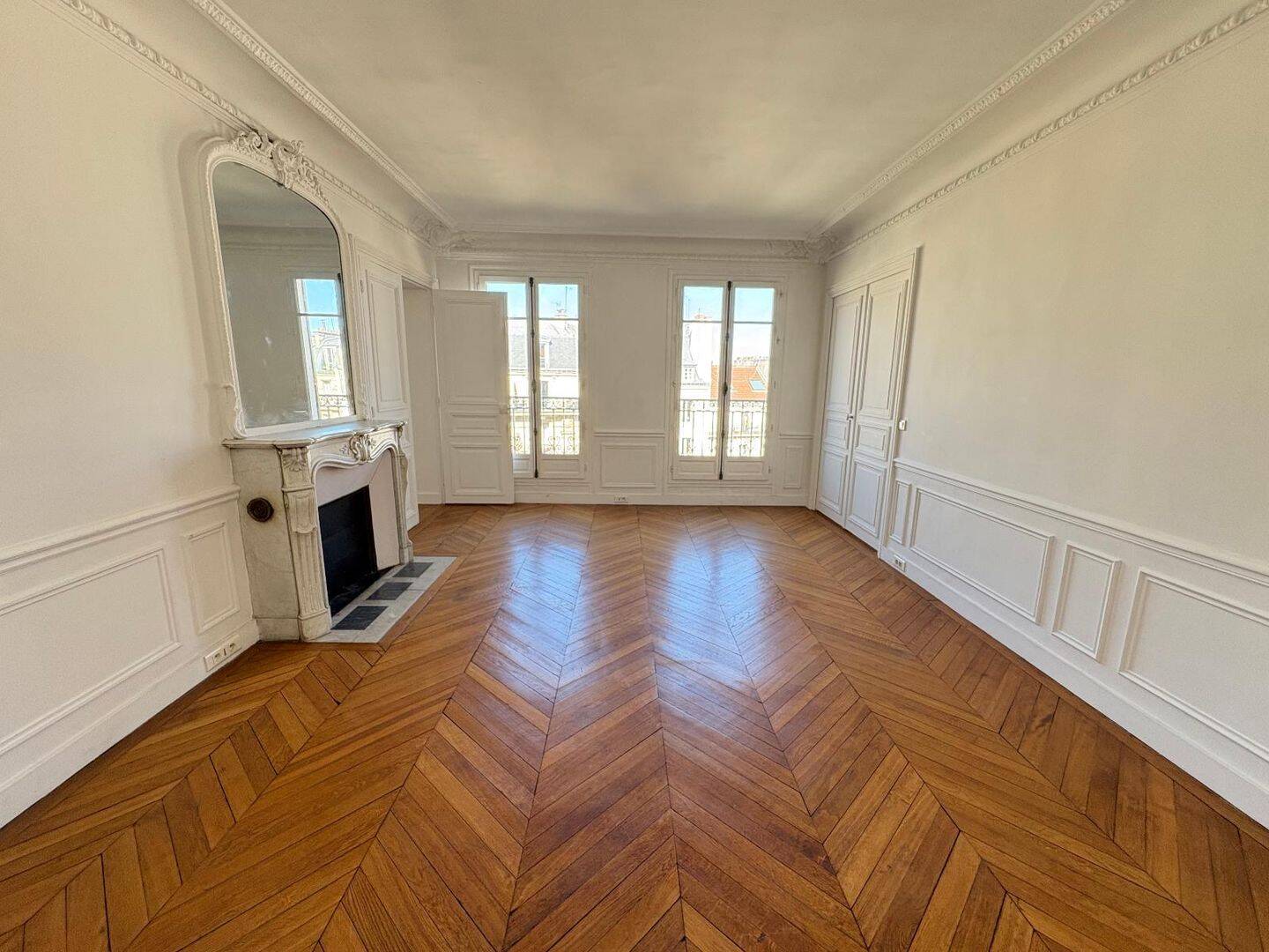 Appartement 4 pièces 111 m² · à Paris 1er Arrondissement · 111,4 m² · 3 500 €/mois