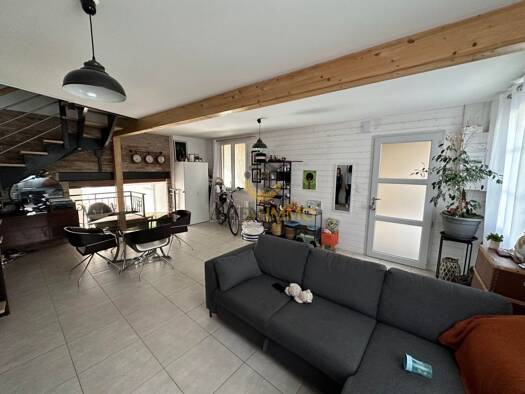 Maison à louer 721 € 4 pièces 3 chambres 91,8 m² 195 m² de terrain Terves Bressuire 79300