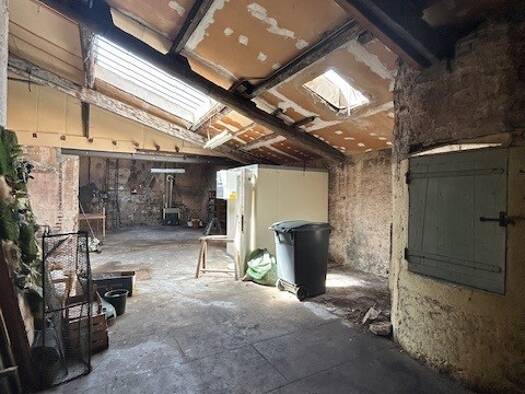 Parking à vendre 70 000 € 85 m² Est Belleville 69000