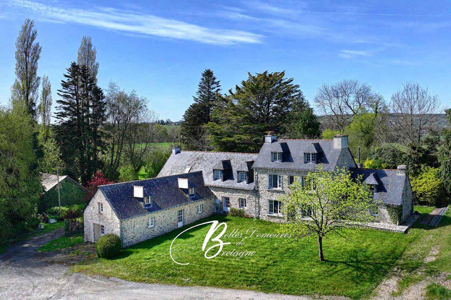 Maison 12 pièces 228 m² · à Gourin · 228 m² · 364 000 €