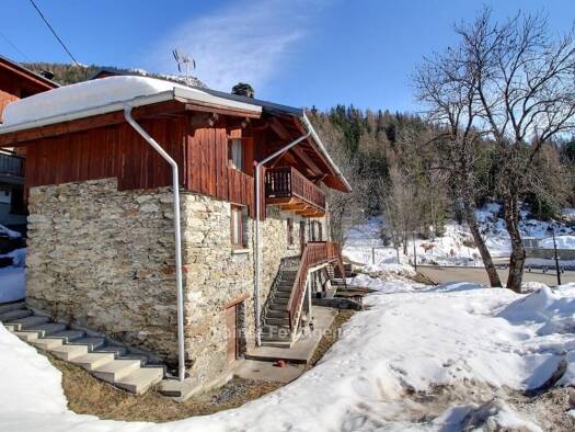 Chalet à vendre 1 100 000 € 4 pièces 2 chambres 184 m² Sainte-Foy-Tarentaise 73640
