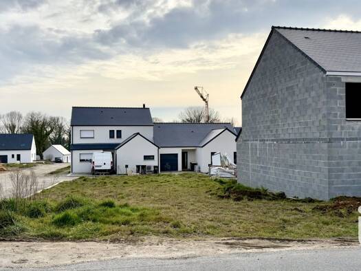 Terrain constructible à vendre 83 000 € 309 m² de terrain Ouest Pluvigner 56330