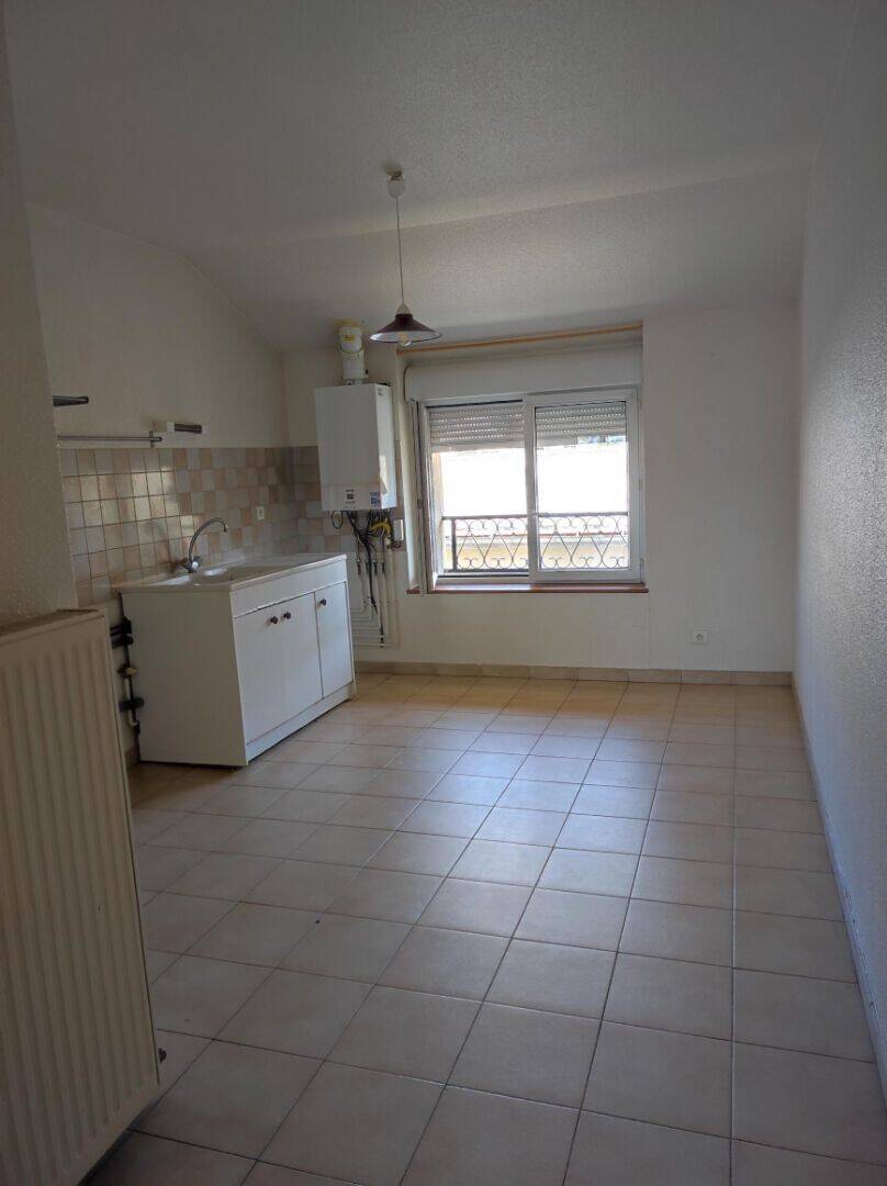 Appartement 3 pièces 57 m² · à Oyonnax · 57 m² · 515 €