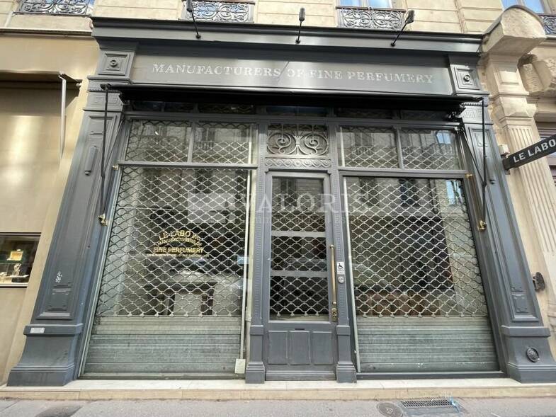 Local commercial à louer 5 670 € 33,8 m² de surface de vente Bellecour-Ainay Lyon 2ème 69002