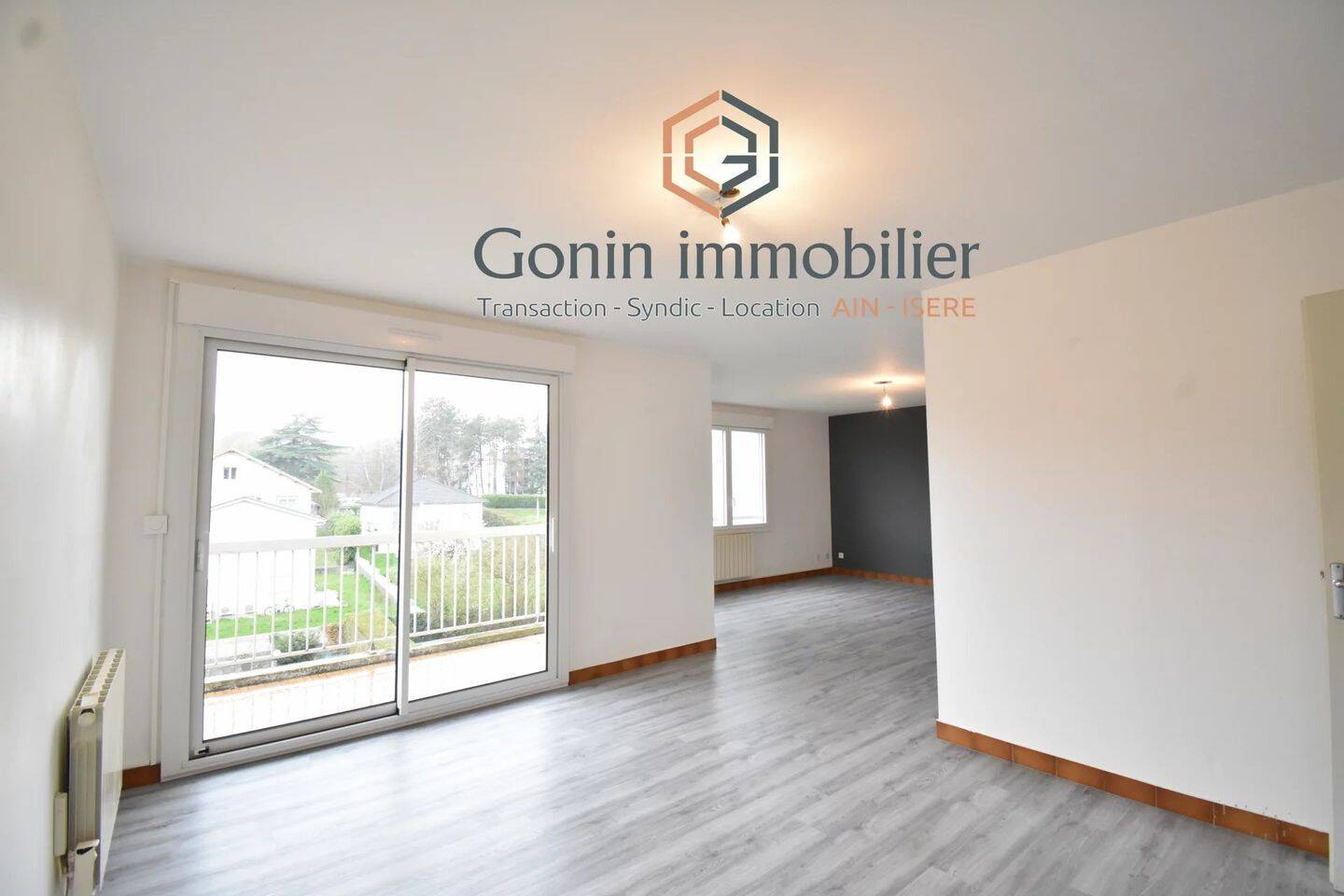 Appartement 5 pièces 132 m² · à Lagnieu · 131,6 m² · 990 €
