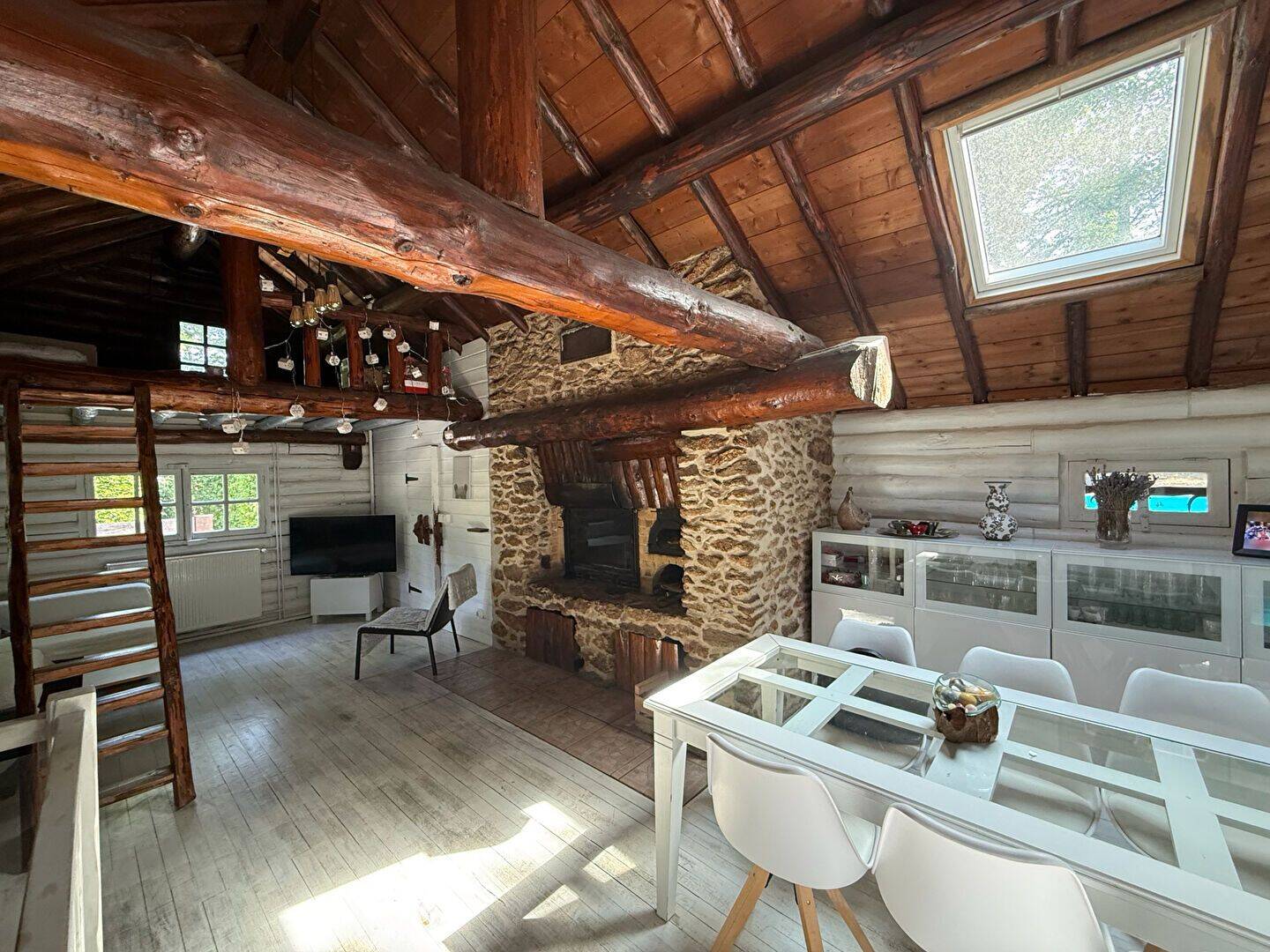 Maison 5 pièces 140 m² · à Saint-Lubin-des-Joncherets · 140 m² · 369 000 €