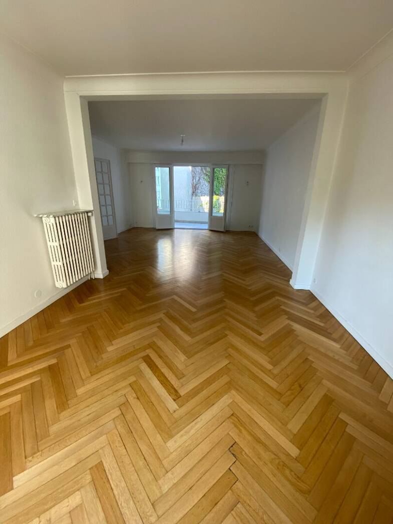 Appartement à louer 1 739 € 4 pièces 3 chambres 88 m² Étage 1/5 Nantes 44000