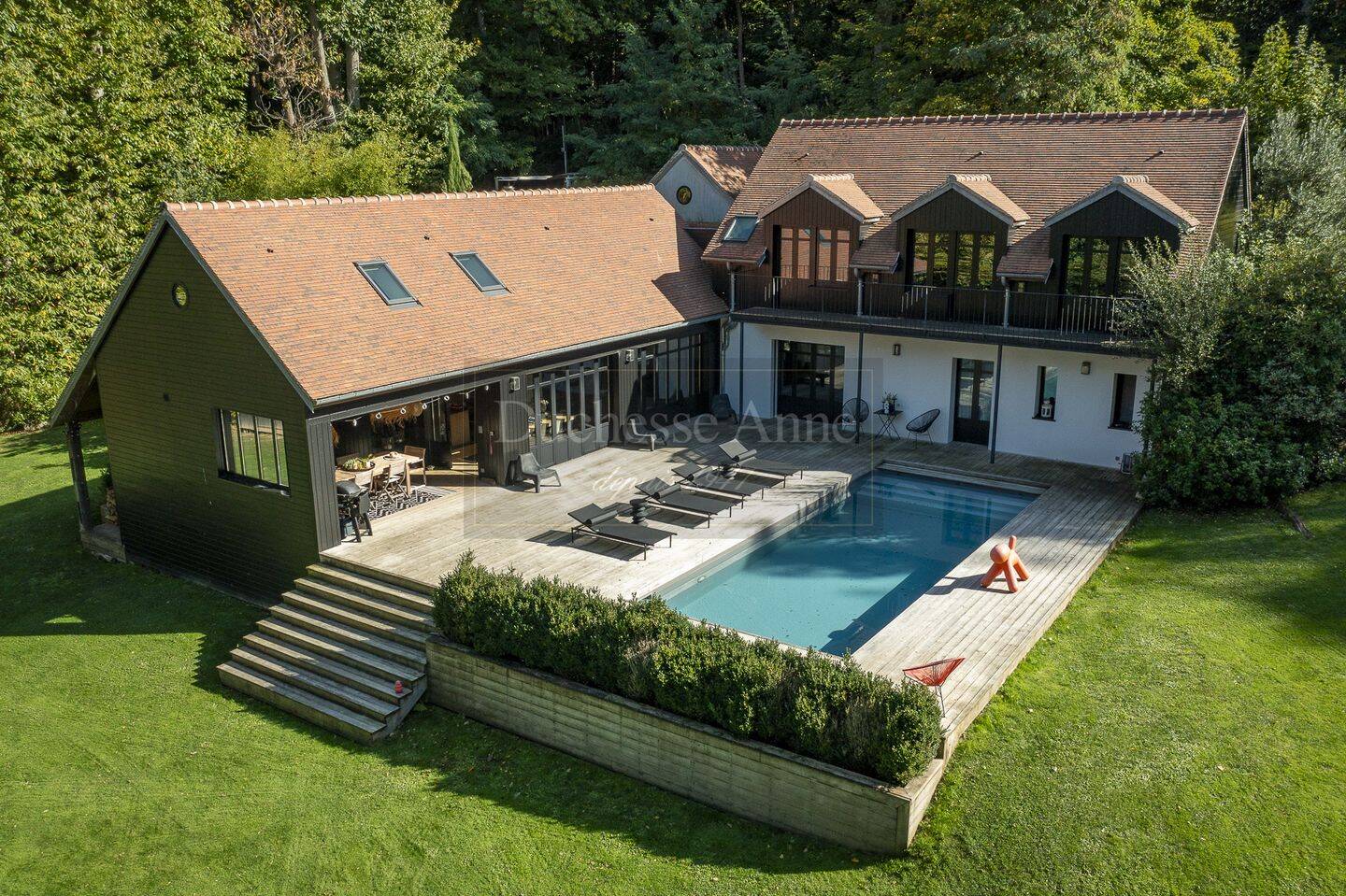Maison 5 pièces 251 m² · à Montfort-l'Amaury · 251 m² · 2 100 000 €