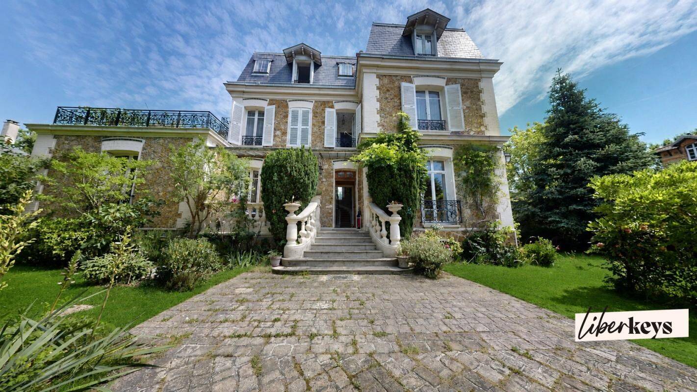 Maison 9 pièces 236 m² · à Vaucresson · 236 m² · 1 850 000 €
