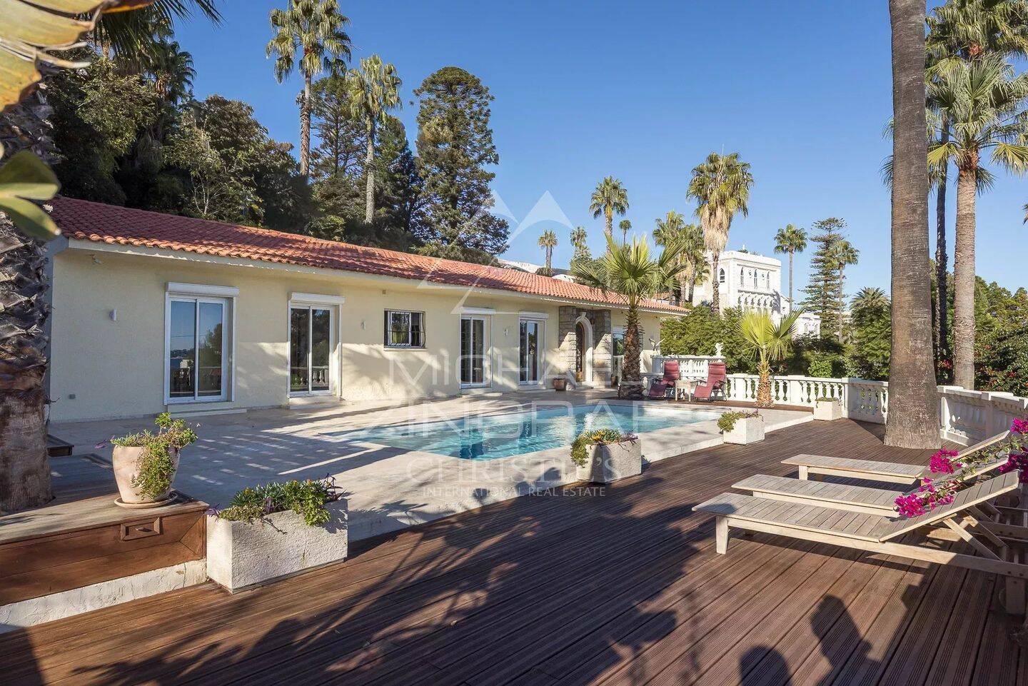 Maison 8 pièces 140 m² · à Vallauris · 140 m² · 1 300 000 €