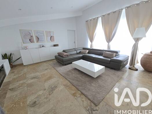 Maison de plain-pied à vendre 230 000 € 5 pièces 3 chambres 110 m² 281 m² de terrain Generat Sorgues 84700