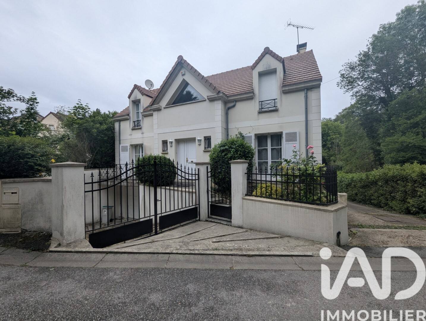 Maison 6 pièces 138 m² · à Jouars-Pontchartrain · 138 m² · 499 000 €