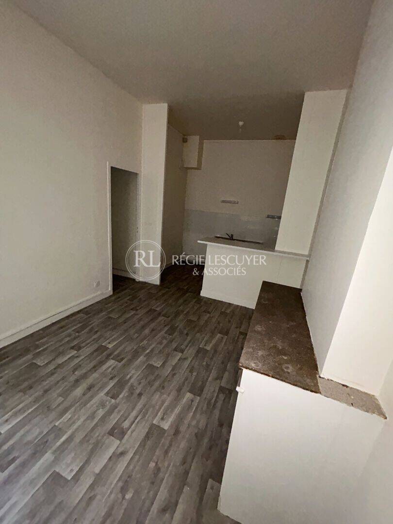 Appartement 3 pièces 49 m² · à Lyon 7ème Arrondissement · 49 m² · 712 €