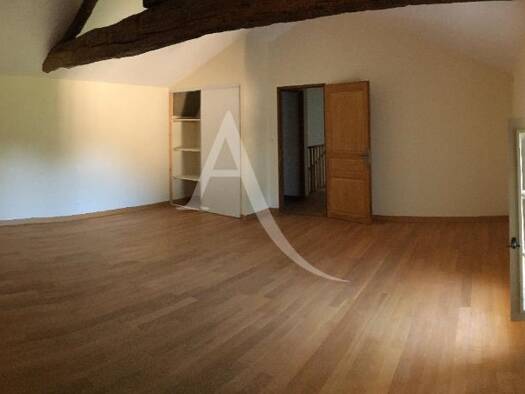 Maison à louer 1 100 € 6 pièces 4 chambres 176 m² 2 000 m² de terrain Auzay 85200