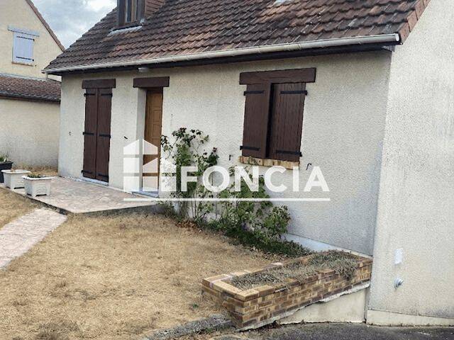 Maison 5 pièces 84 m² · à Saint-Étienne-du-Rouvray · 84,1 m² · 990 €