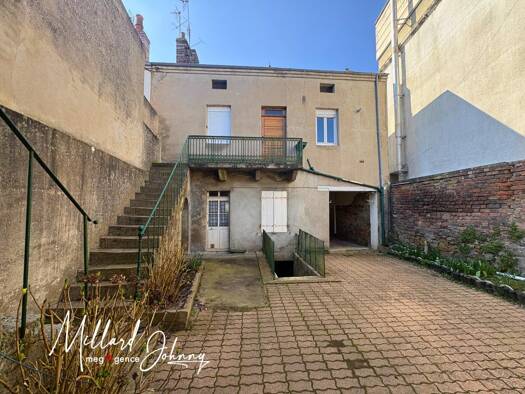 Immeuble à vendre 55 000 € 161 m² Est Blanzy 71450