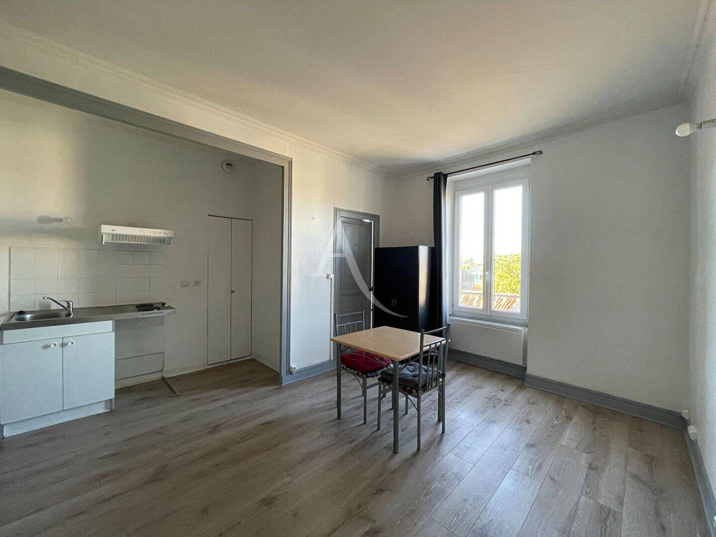 Appartement 1 pièce 25 m² · à Fontenay-le-Comte · 25,4 m² · 370 €/mois
