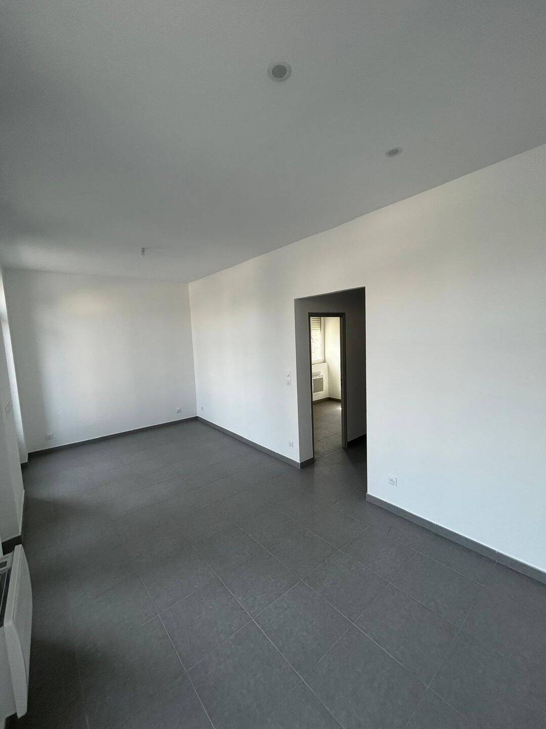 Appartement 2 pièces 34 m² · à Marseille 3ème Arrondissement · 33,8 m² · 79 900 €