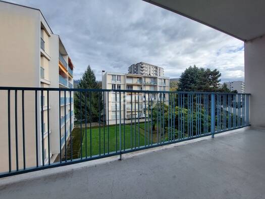 Appartement à louer 707 € 2 pièces 1 chambre 51,1 m² Étage 3/3 Croix Rouge-Portail-Rouge Sémard Saint-Martin-d'Hères 38400