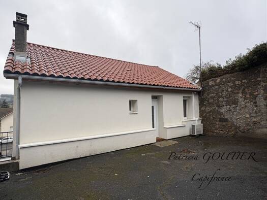 Maison de plain-pied à vendre 150 000 € 3 pièces 2 chambres 78 m² 300 m² de terrain Noirétable 42440