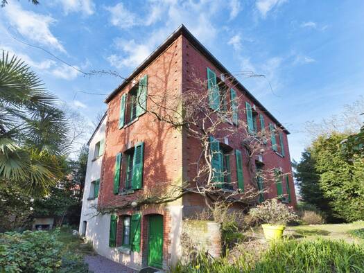 Maison à vendre 1 622 250 € 8 pièces 4 chambres 160 m² 1 300 m² de terrain Lorient-Saint Brieuc Rennes 35000