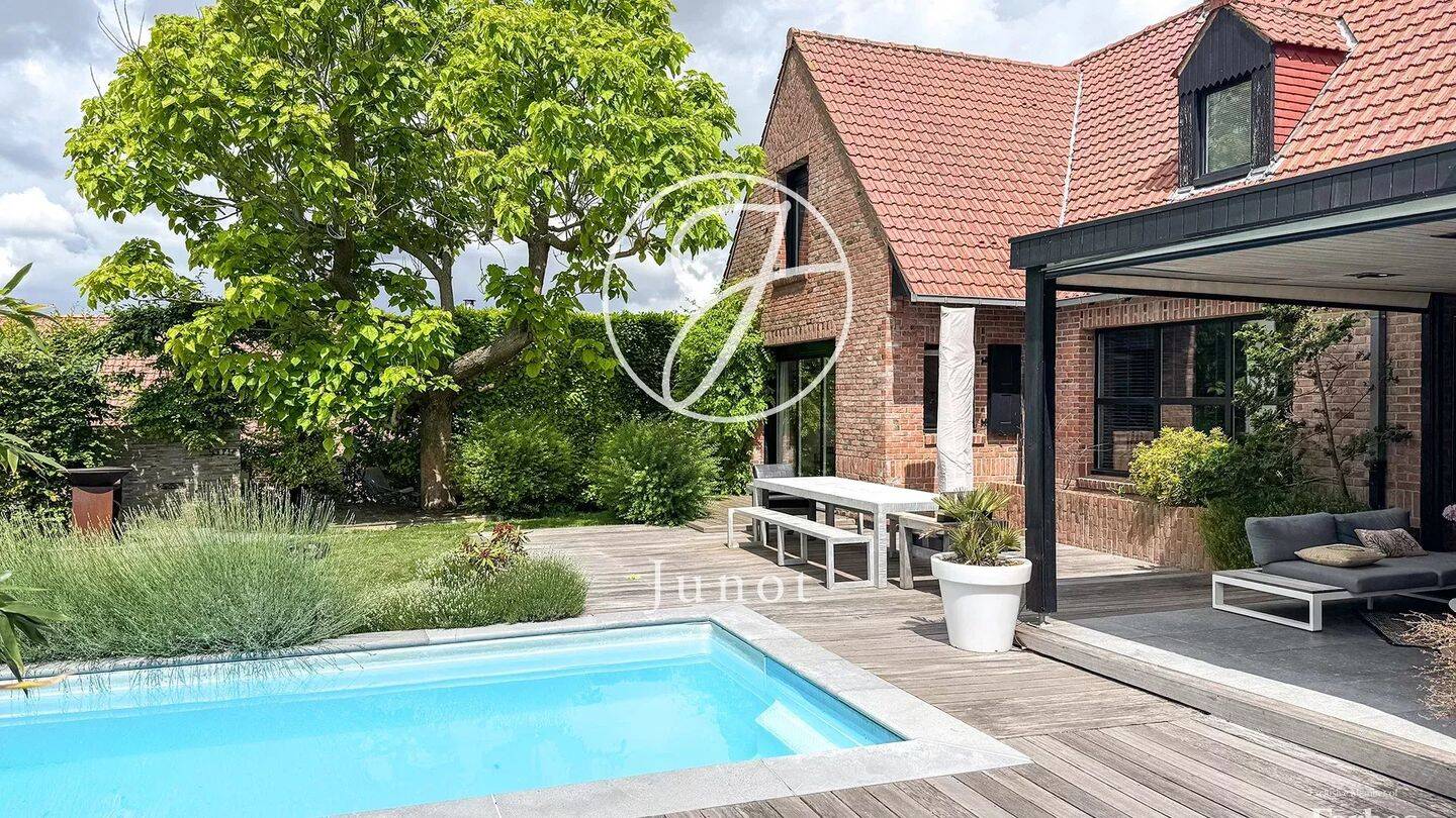 Maison 9 pièces 285 m² · à Gruson · 285 m² · 995 000 €