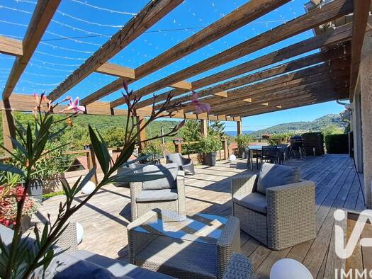 Maison à vendre 410 000 € 6 pièces 5 chambres 160 m² 1 000 m² de terrain Morre 25660