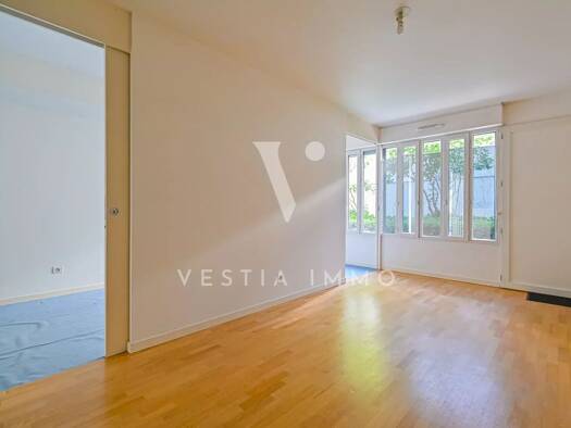Appartement à vendre 299 000 € 2 pièces 1 chambre 40 m² RDC Télégraphe-Pelleport Saint Fargeau Paris 20ème arrondissement 75020