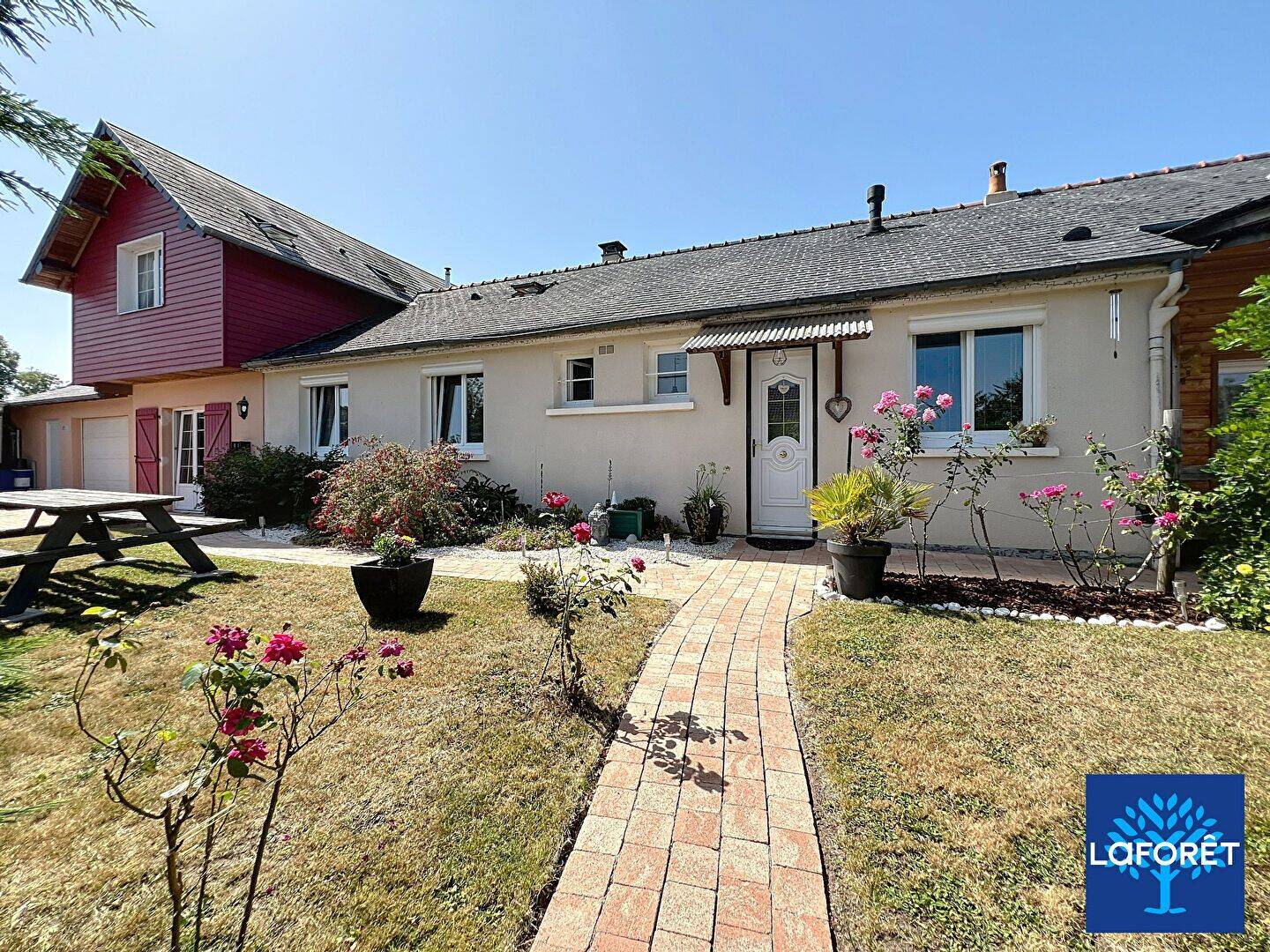 Maison 9 pièces 210 m² · à Lisieux · 210 m² · 249 000 €