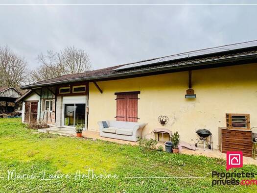 Maison à vendre 219 000 € 4 pièces 2 chambres 138 m² 25 147 m² de terrain Montpont-en-Bresse 71470