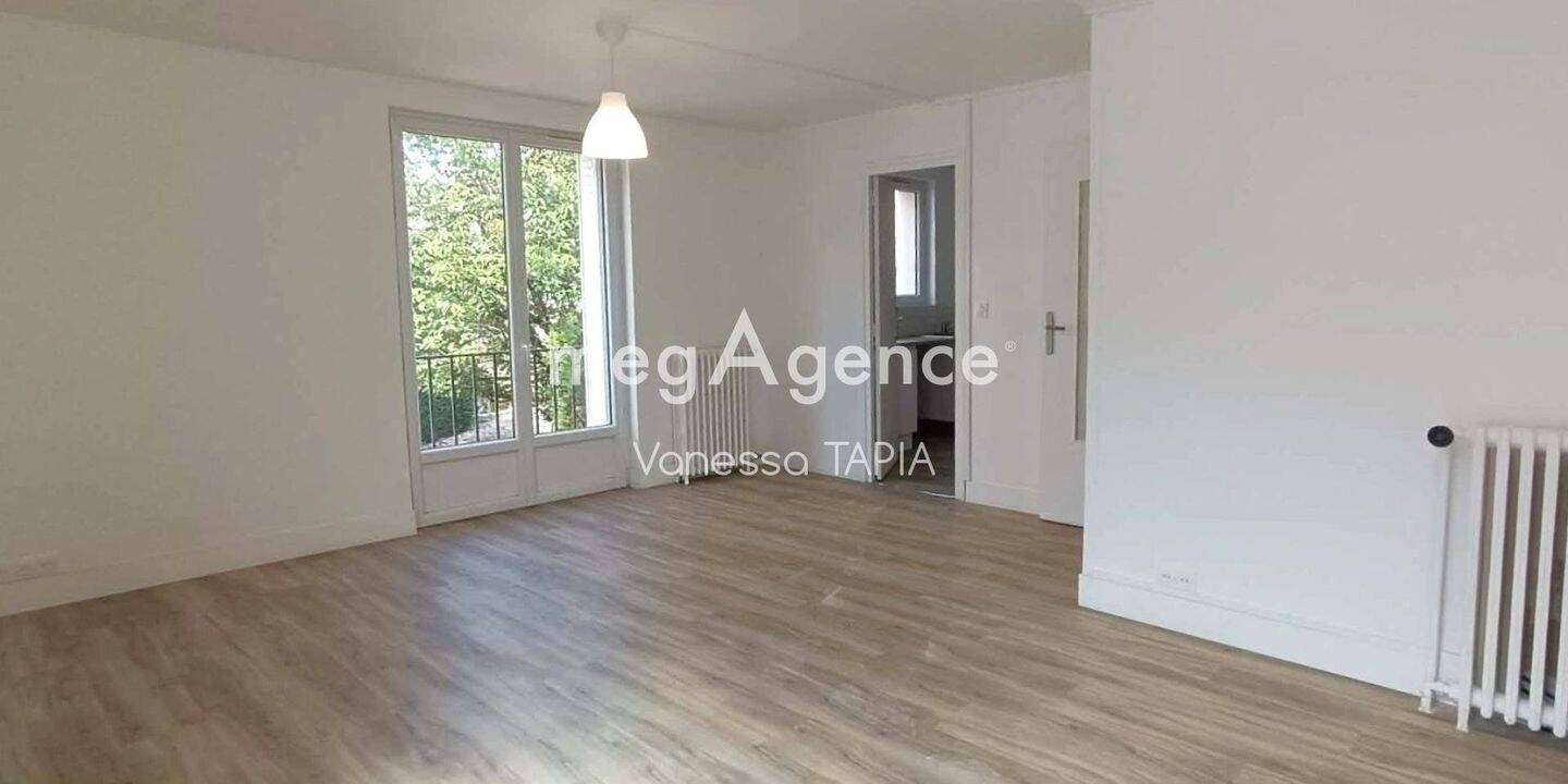 Appartement 4 pièces 77 m² · à Romilly-sur-Seine · 77 m² · 690 €/mois
