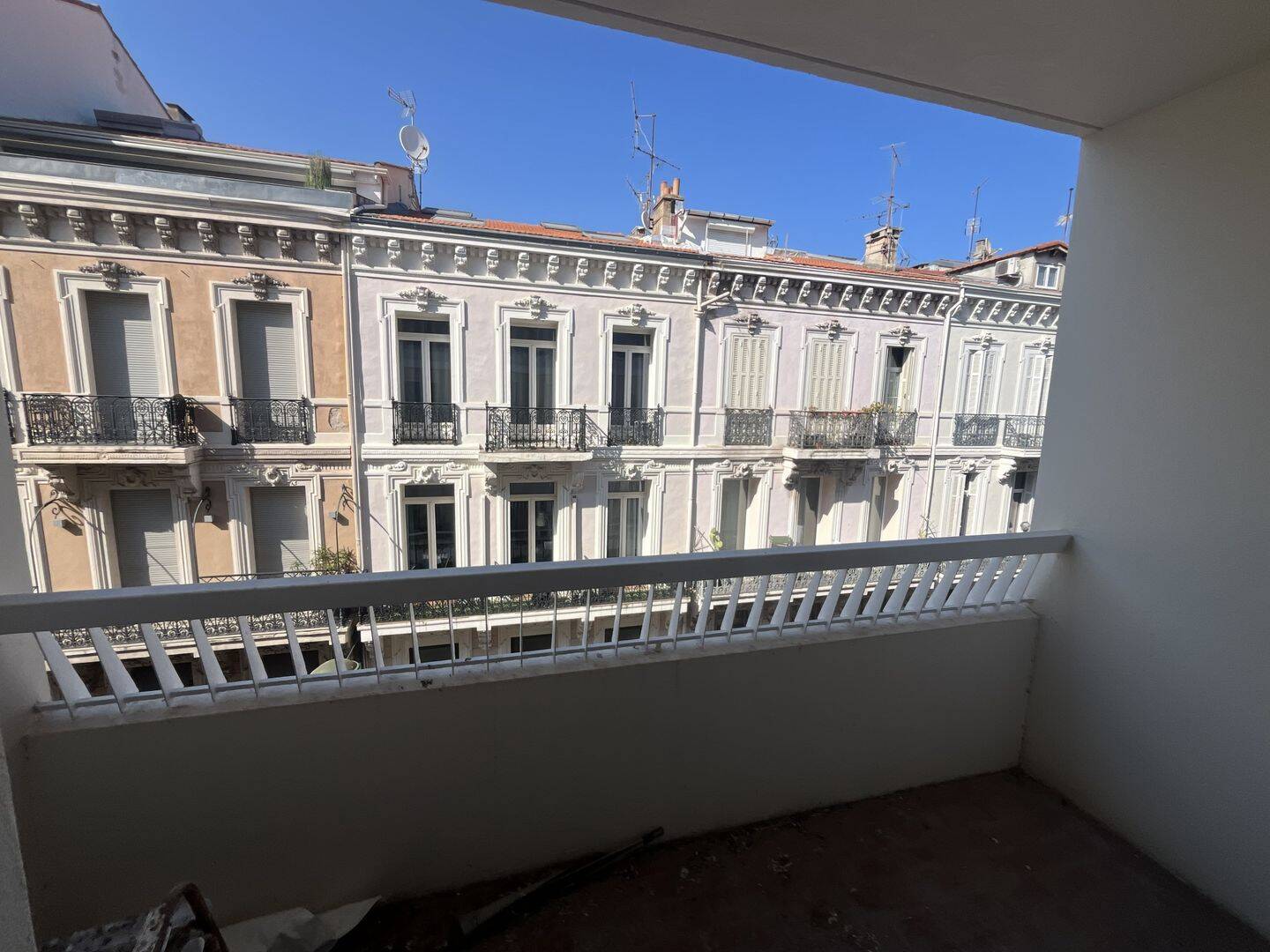 Appartement 1 pièce 27 m² · à Cannes · 26,9 m² · 198 000 €