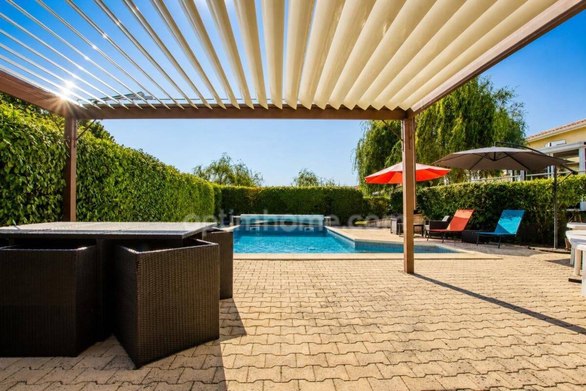 Maison 7 pièces 179 m² · à Villariès · 179 m² · 435 000 €