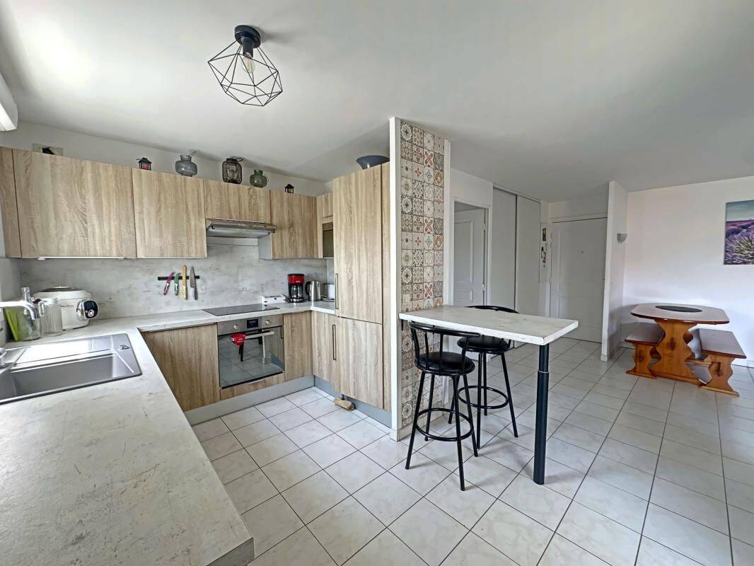 Appartement 3 pièces 67 m² · à Marseille 8ème Arrondissement · 66,7 m² · 279 000 €
