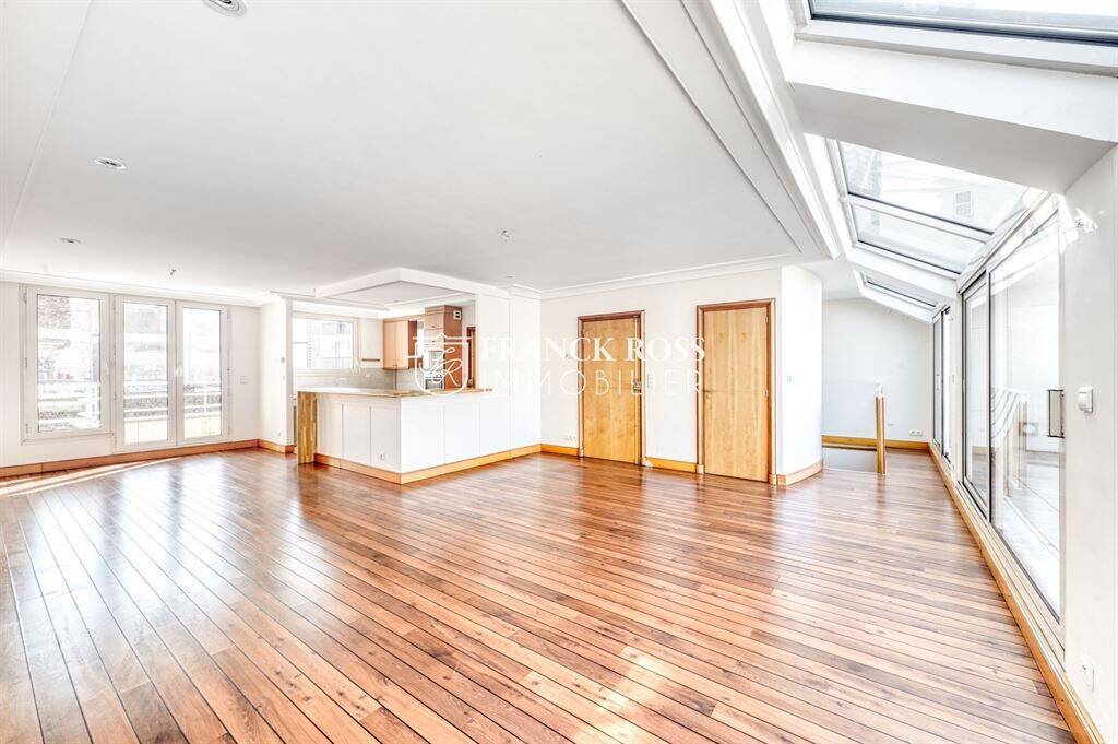 Appartement 4 pièces 155 m² · à Paris 16ème Arrondissement · 155 m² · 6 590 €/mois