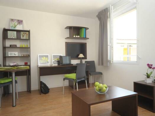 Triplex à louer - logement étudiant 439 € 1 pièce 20 m² Étage 1/4 Grande Reyssouze-Grand Challes Bourg-en-Bresse 01000